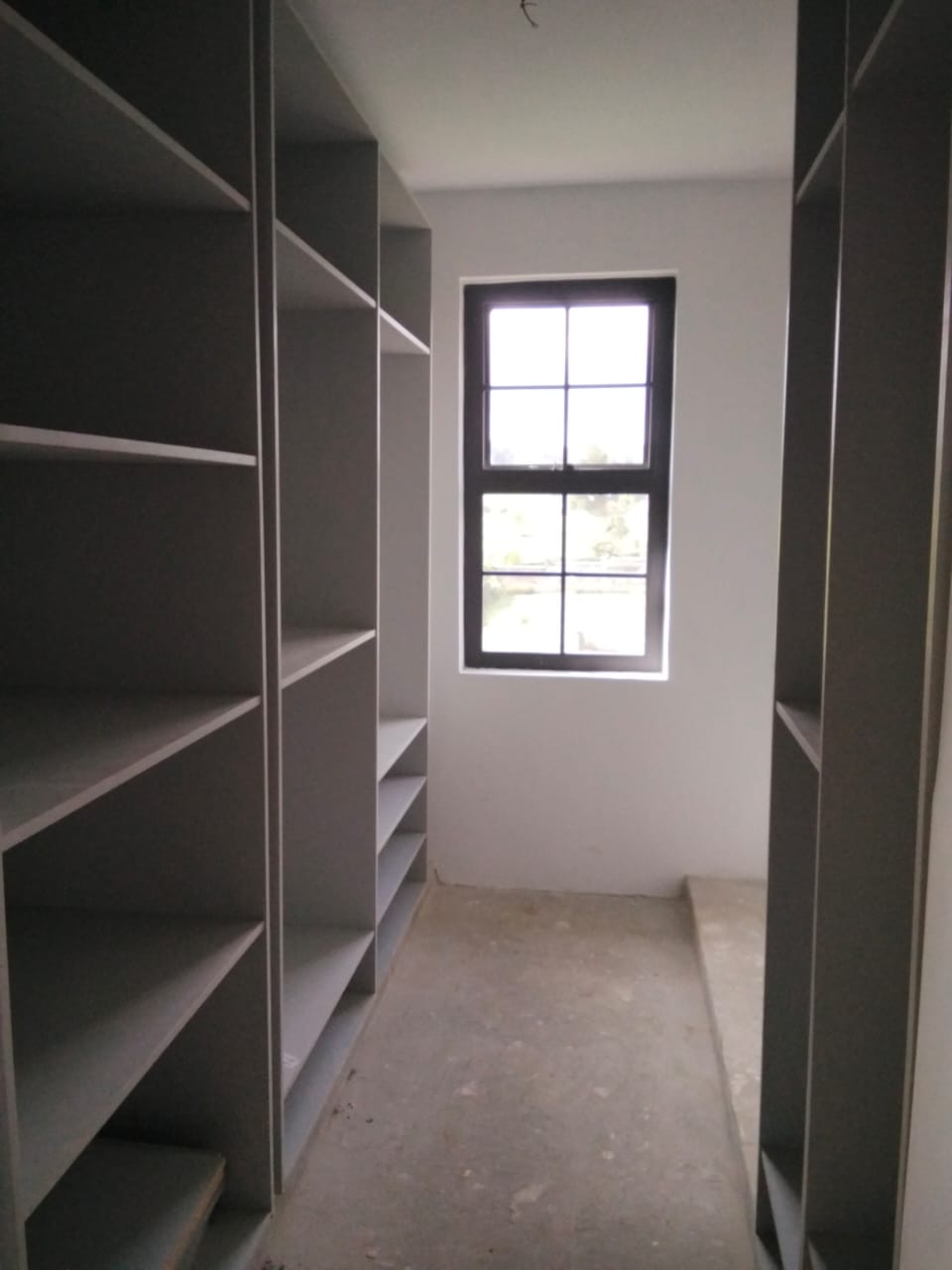 Walk-In Closet Shelving